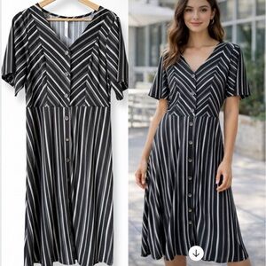 NY Collection Dress Size M Black White Pattern MIDI Short Sleeve Comfy Essential